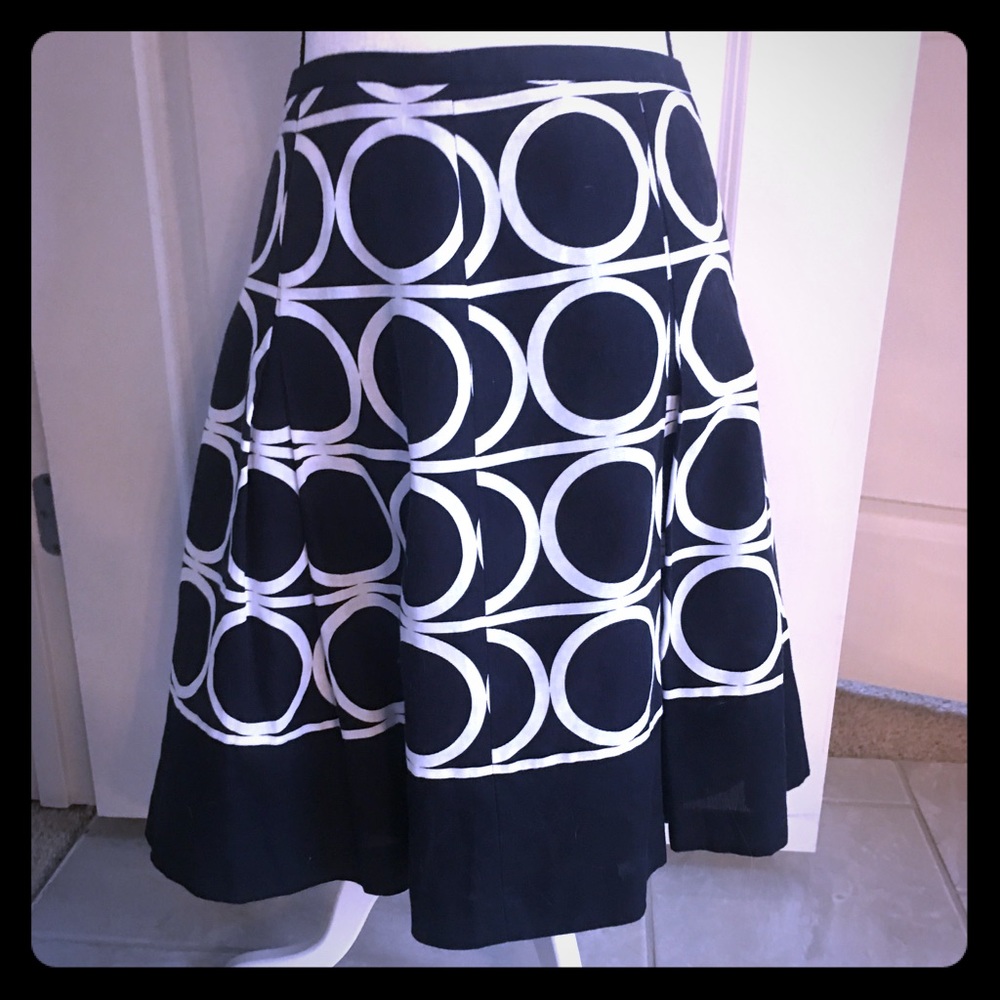 Ann Taylor Black & White color block skirt